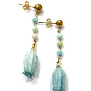 Orecchini catena cristalli multicolor pastello toni azzurro e fiore (collezione Parigi)